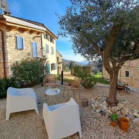 לינה וארוחת בוקר La Corte22 קאפרינו ורונזה