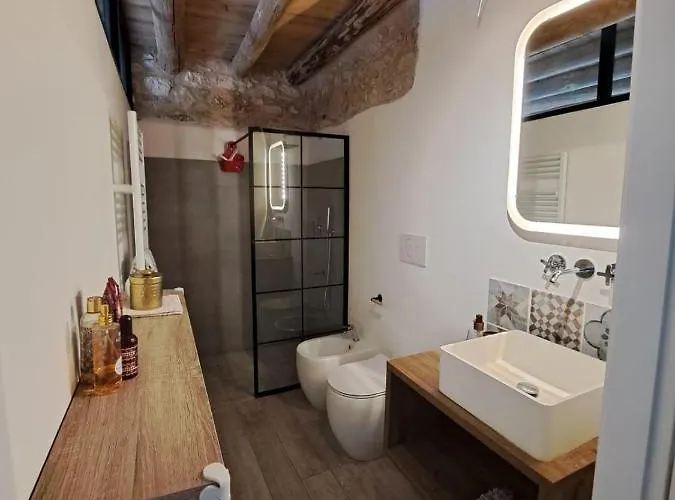 La Corte22 3* Caprino Veronese